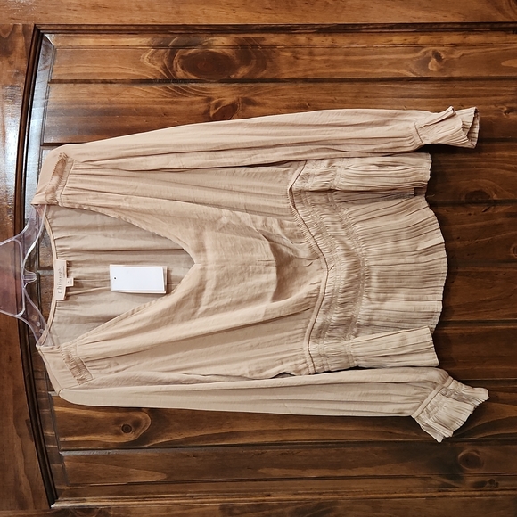 🆕️ Philosophy Cut & Sewn  V Neck Blouse in Latte - Picture 1 of 8